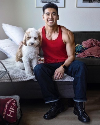 Как носить джинсы с майкой мужчине