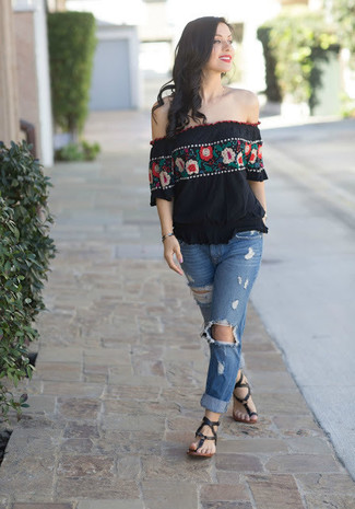 Как носить джинсы с вьетнамками