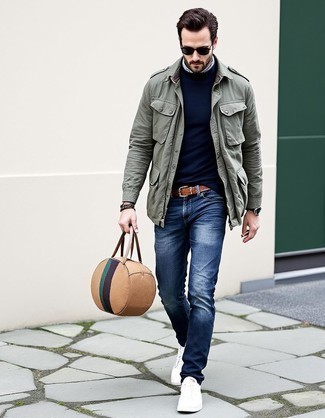 Как носить джинсы с водолазкой мужчине