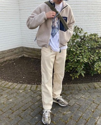 Как носить джинсы с свитером на молнии мужчине