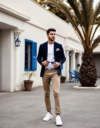 Какие пиджаки носить с светло-коричневыми брюками чинос