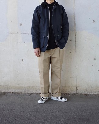 С чем носить светло-коричневые брюки чинос