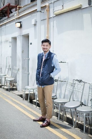 Какие монки носить с светло-коричневыми брюками чинос