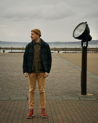 Какие повседневные ботинки носить с светло-коричневыми джинсами мужчине