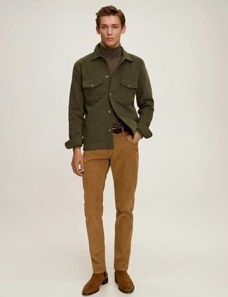 Какие куртки-рубашки носить с светло-коричневыми джинсами мужчине