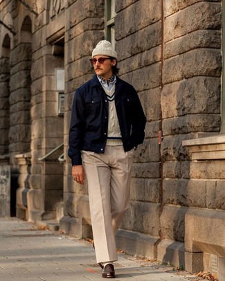 С чем носить вязаную шапку мужчине