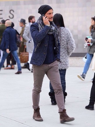 С чем носить вязаный пиджак мужчине