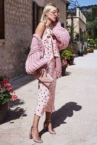 С чем носить вязаный кардиган женщине