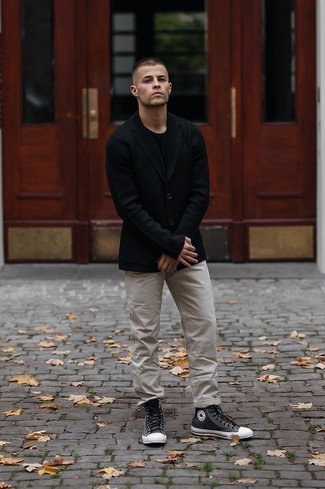 С чем носить вязаную куртку мужчине