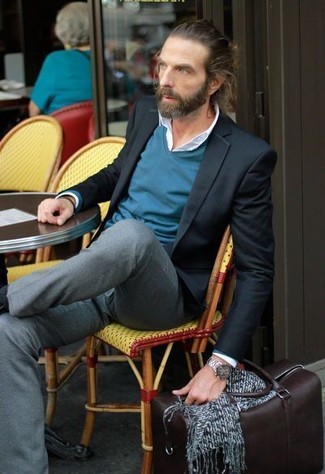 С чем носить вязаный шарф мужчине