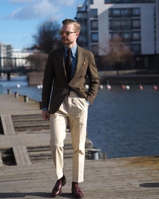 С чем носить вязаный галстук мужчине