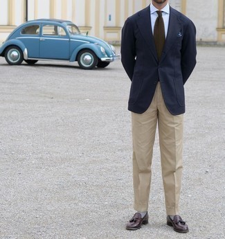 С чем носить вязаный галстук мужчине