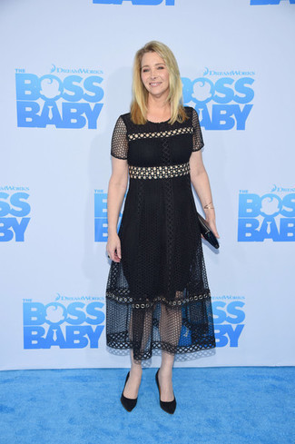 С чем носить кружевное платье-миди