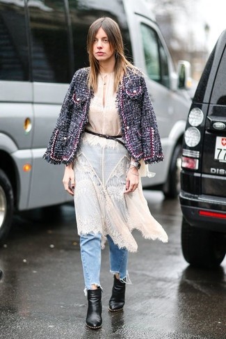 С чем носить кружевное платье-миди