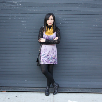 Как носить ботильоны на шнуровке с водолазкой