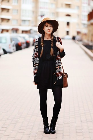 Как носить ботинки на шнуровке с открытым кардиганом женщине