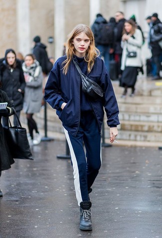 Как носить ботинки на шнуровке с водолазкой женщине