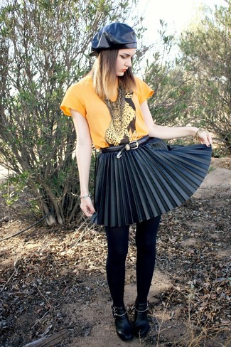 С чем носить кожаную кепку женщине