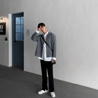 С чем носить кожаную сумку почтальона