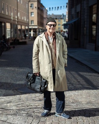 С чем носить кожаную сумку почтальона