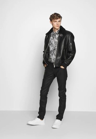 С чем носить кожаные брюки мужчине