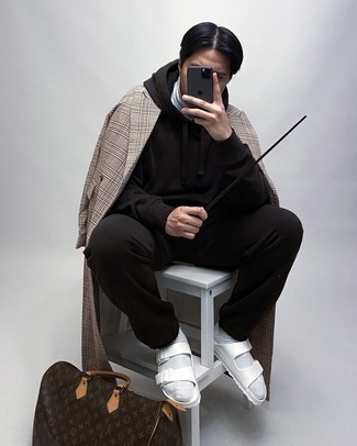 С чем носить кожаные сандалии мужчине