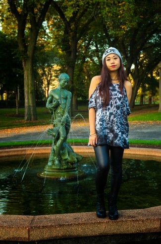 Как носить леггинсы с блузой с коротким рукавом