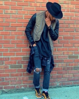 С чем носить кожаные кеды с леопардовым принтом мужчине