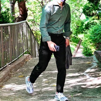 С чем носить голубые кроссовки мужчине