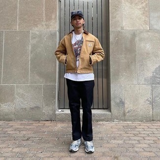 С чем носить голубые кроссовки мужчине