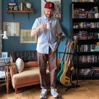 С чем носить голубые кроссовки мужчине