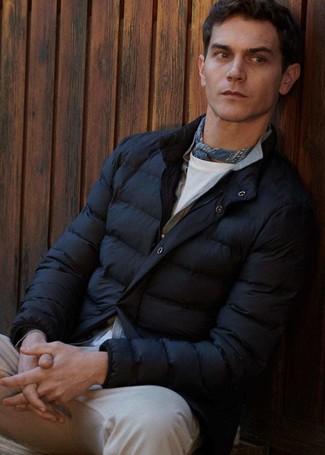 С чем носить голубую бандану мужчине