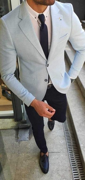 Какие брюки чинос носить с голубым пиджаком