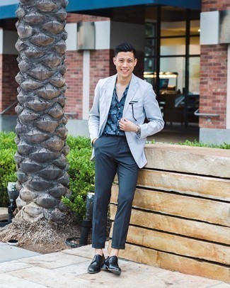 С чем носить голубой пиджак мужчине