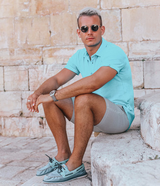 С чем носить голубые топсайдеры