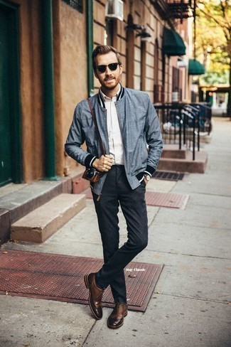 С чем носить голубой бомбер мужчине