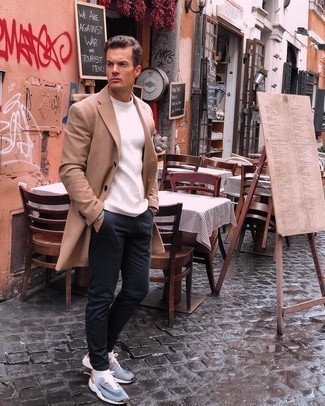 С чем носить голубой браслет мужчине