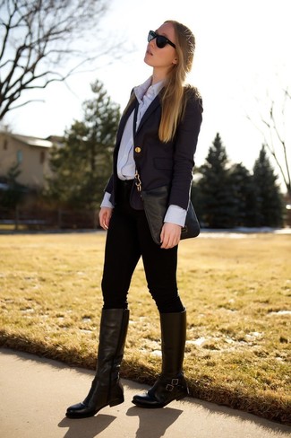 Какие пиджаки носить с голубой блузой на пуговицах