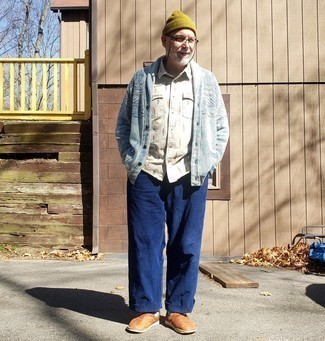 С чем носить голубой кардиган мужчине