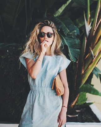 С чем носить голубое повседневное платье