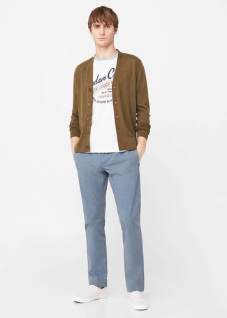 Какие кардиганы носить с голубыми брюками чинос