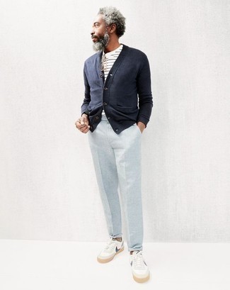 Какие низкие кеды носить с голубыми брюками чинос