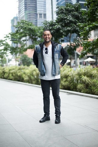 Какие джинсы носить с голубым джинсовым жилетом мужчине