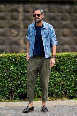 Какие лоферы носить с голубой джинсовой курткой мужчине