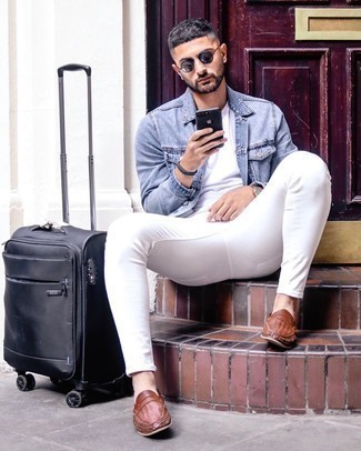 Какие лоферы носить с голубой джинсовой курткой мужчине