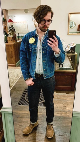 Какие джинсовые куртки носить с голубой джинсовой рубашкой мужчине