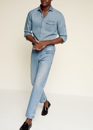 Какие лоферы носить с голубой джинсовой рубашкой мужчине