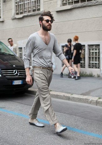 С чем носить голубые туфли дерби