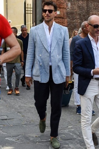 Какие лоферы носить с голубым двубортным пиджаком мужчине