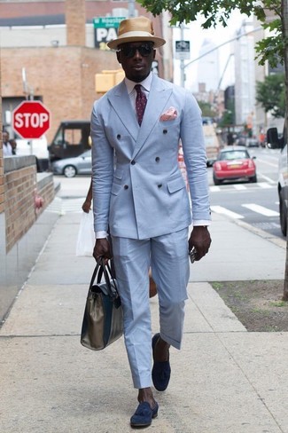 С чем носить голубые классические брюки мужчине